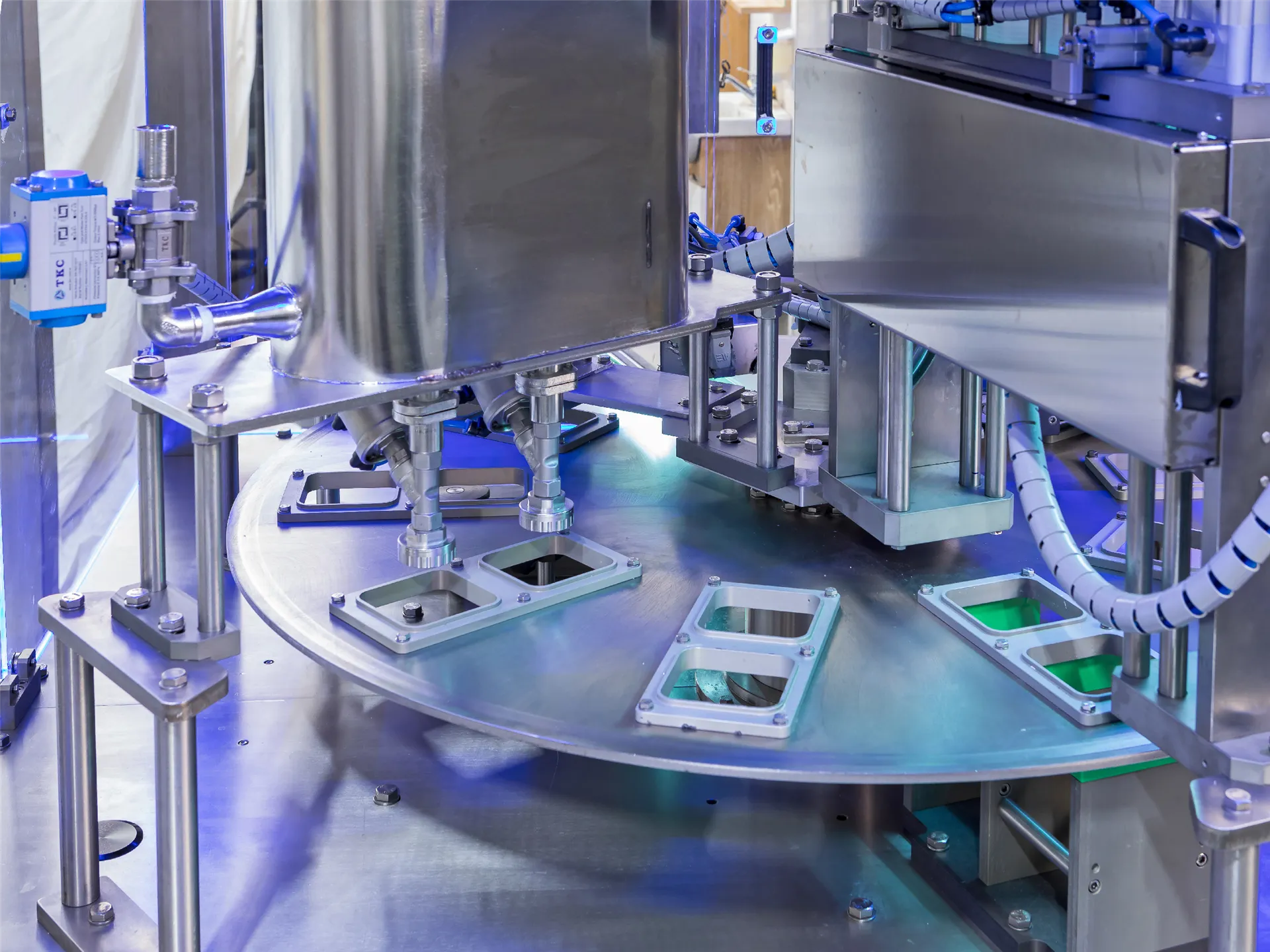 Rotary Hazır Tabak Makinası- AT-TR (TRAY ROTARY)